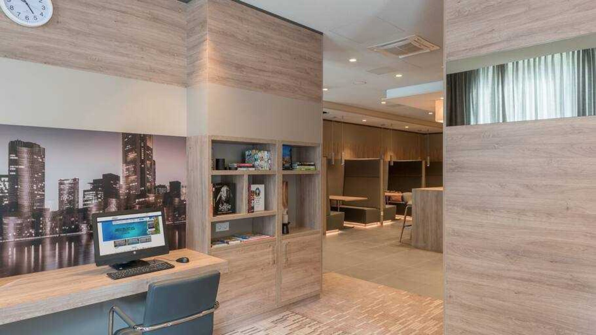 Convenient business center at the Hampton by Hilton Frankfurt City Centre East.