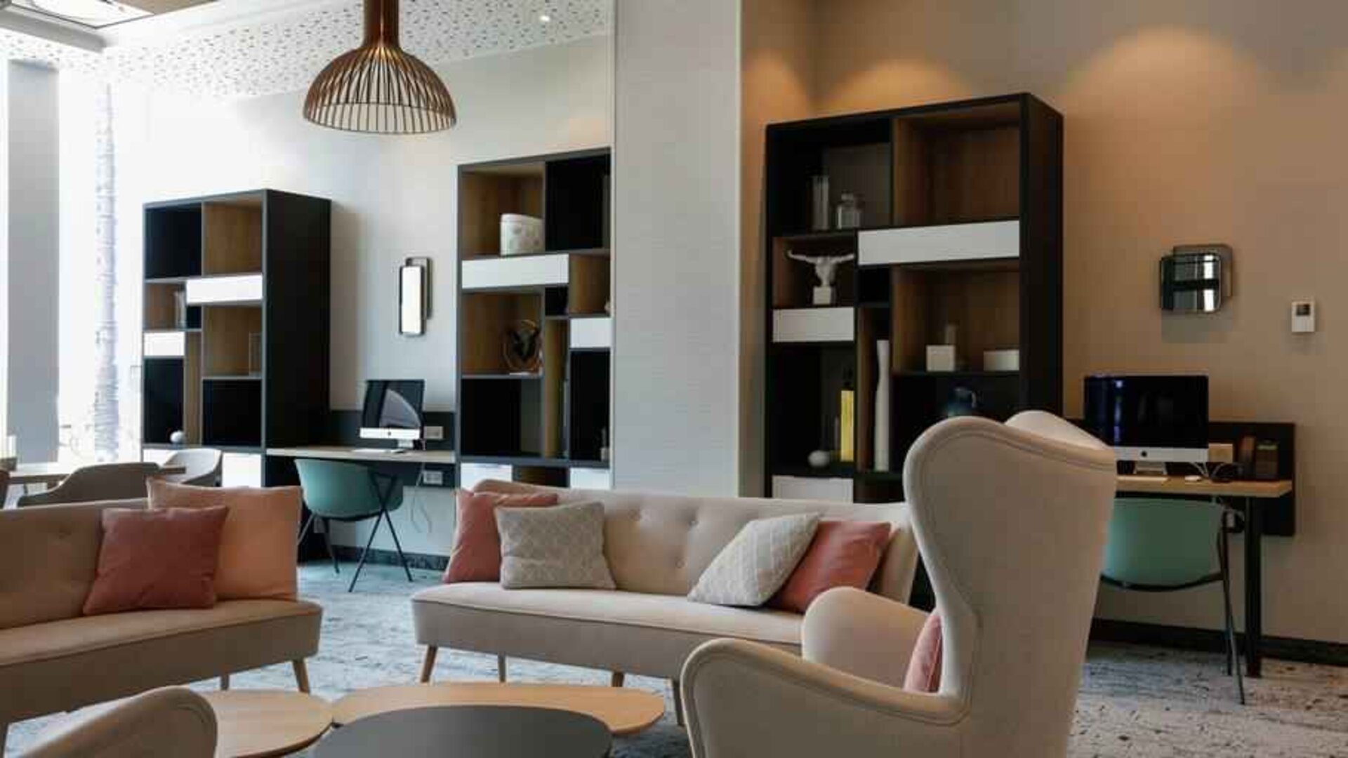 Comfortable lobby workspace at the Hilton Garden Inn Bordeaux Centre.