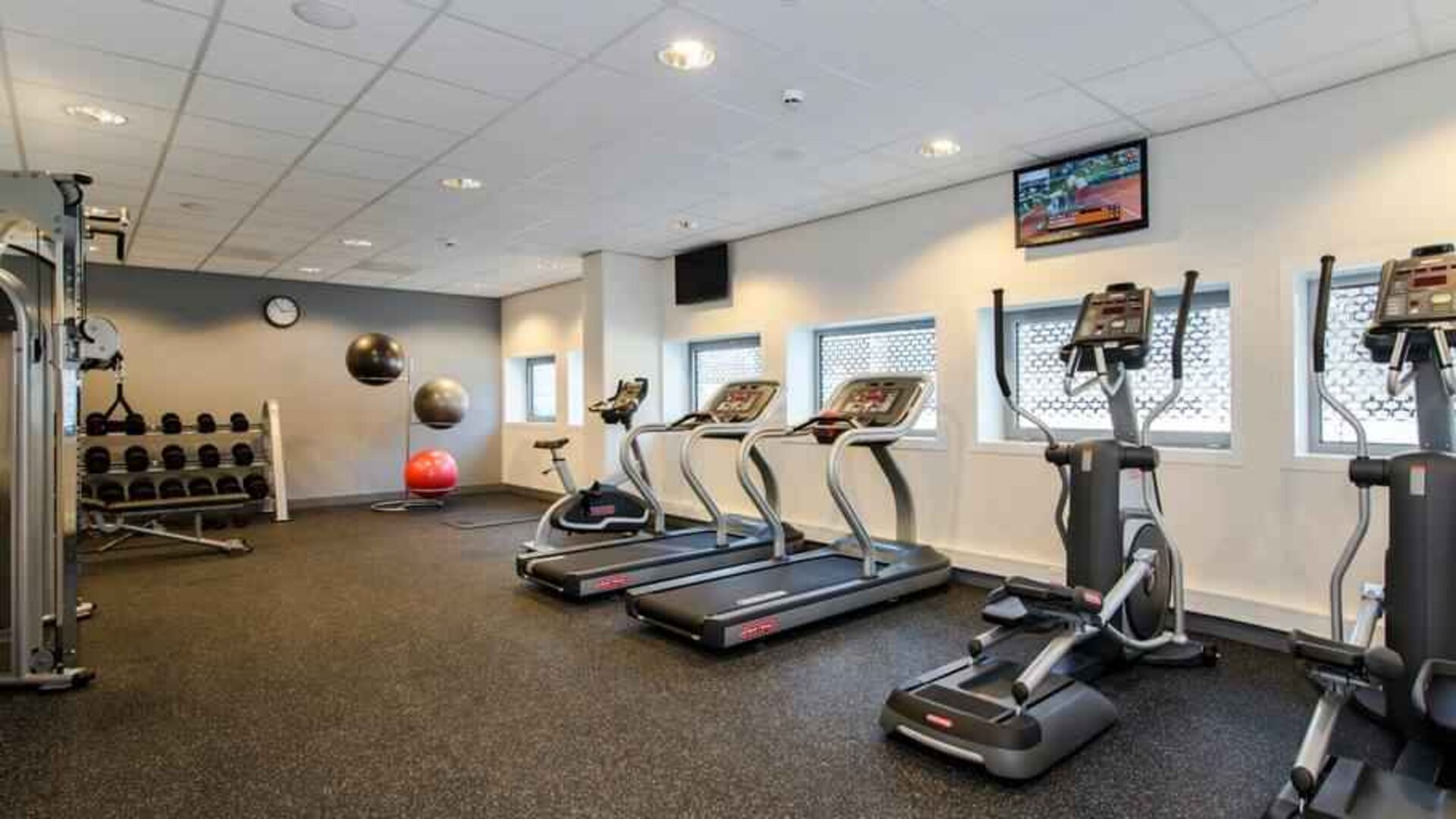 Fully equipped fitness center at the Hampton by Hilton Amsterdam Arena Boulevard.