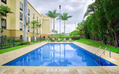 beautiful outdoor pool at Hampton Inn & Suites by Hilton San Jose-Airport.