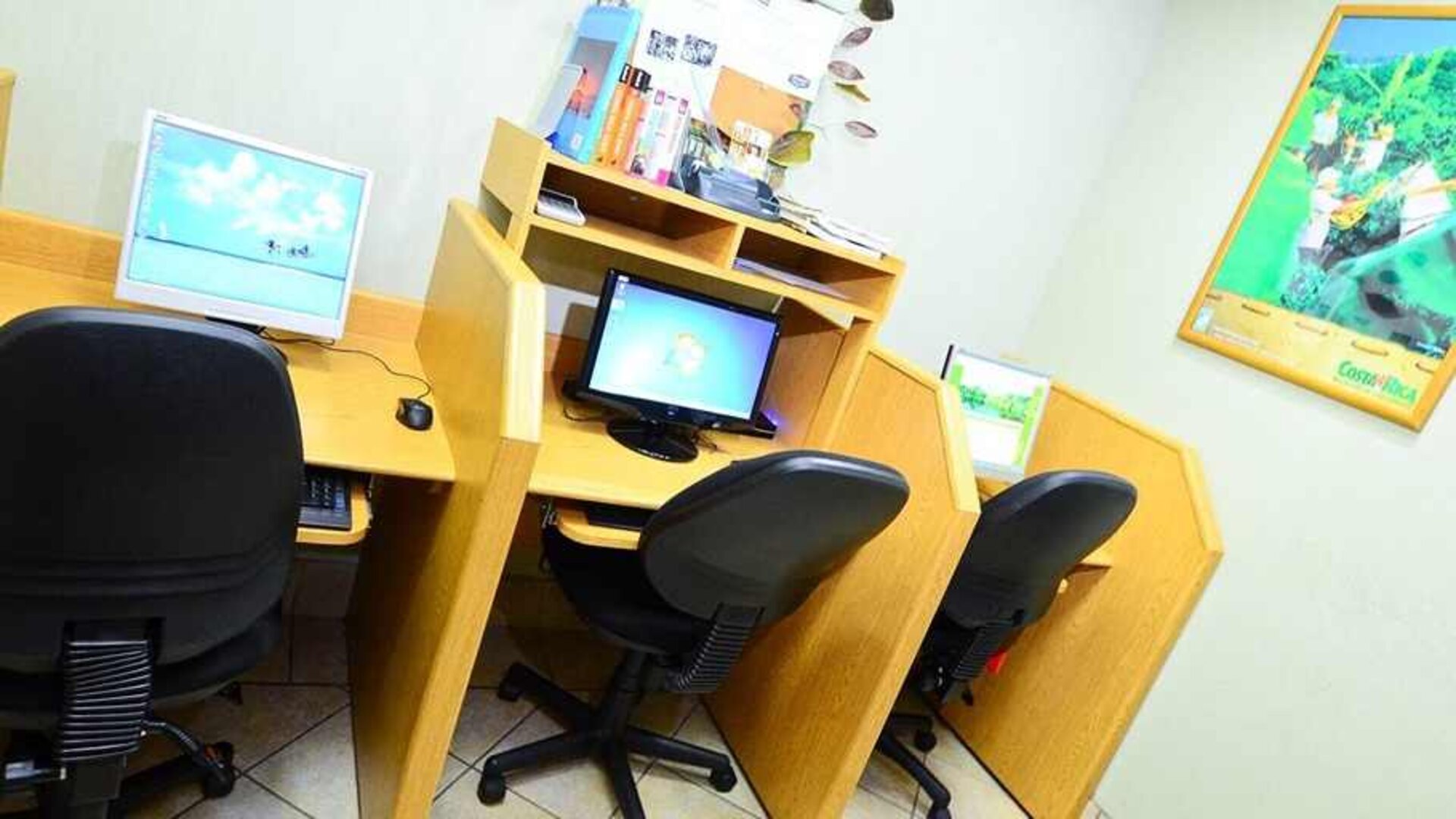 dedicated business center with PC, internet, business desk, and printer at Hampton Inn & Suites by Hilton San Jose-Airport.