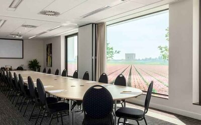 Bright meeting room at the Hilton Garden Inn Leiden.