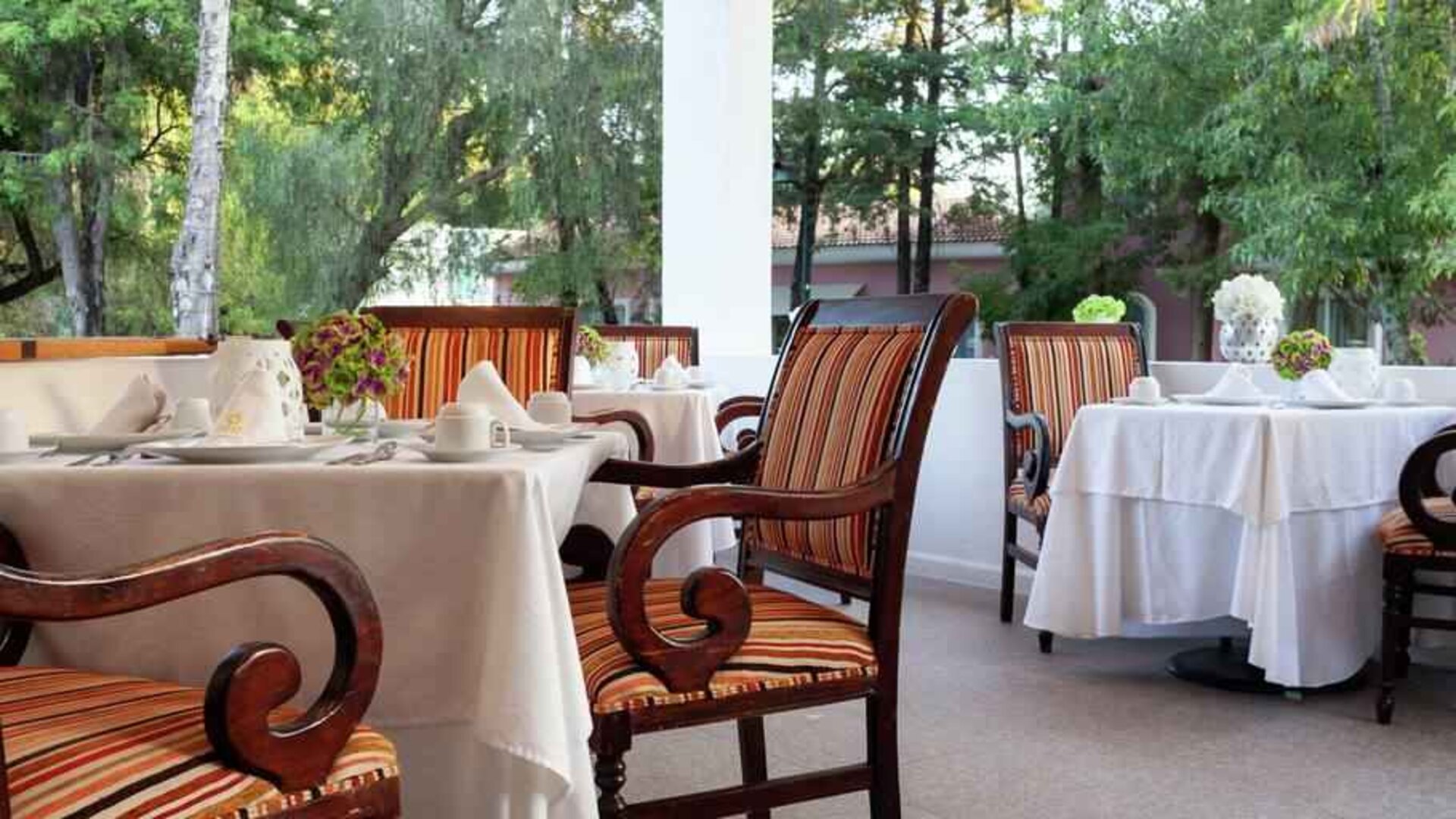 Outdoor patio perfect as workspace at the MM Grand Hotel Puebla, Tapestry Collection by Hilton.