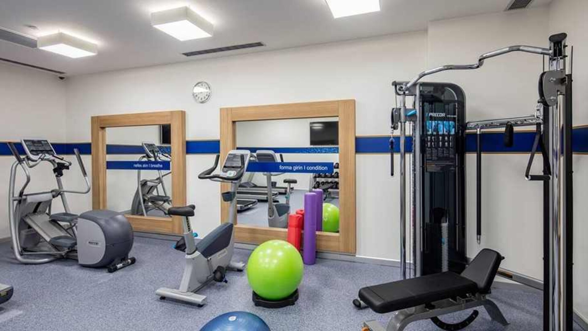 well oequipped fitness center at Hampton by Hilton Istanbul Zeytinburnu.