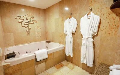 Relaxing bath tub at the Hilton Garden Inn Tuxtla Gutierrez.