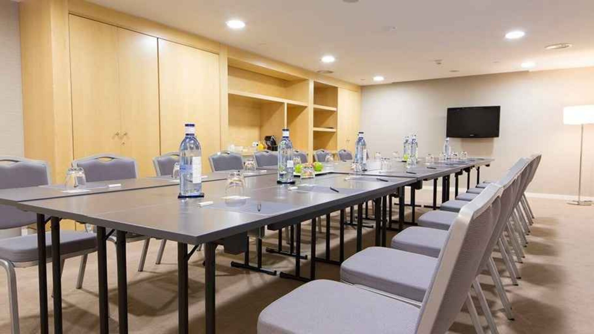 professional meeting room ideal for all business meetings at Hilton Barcelona.