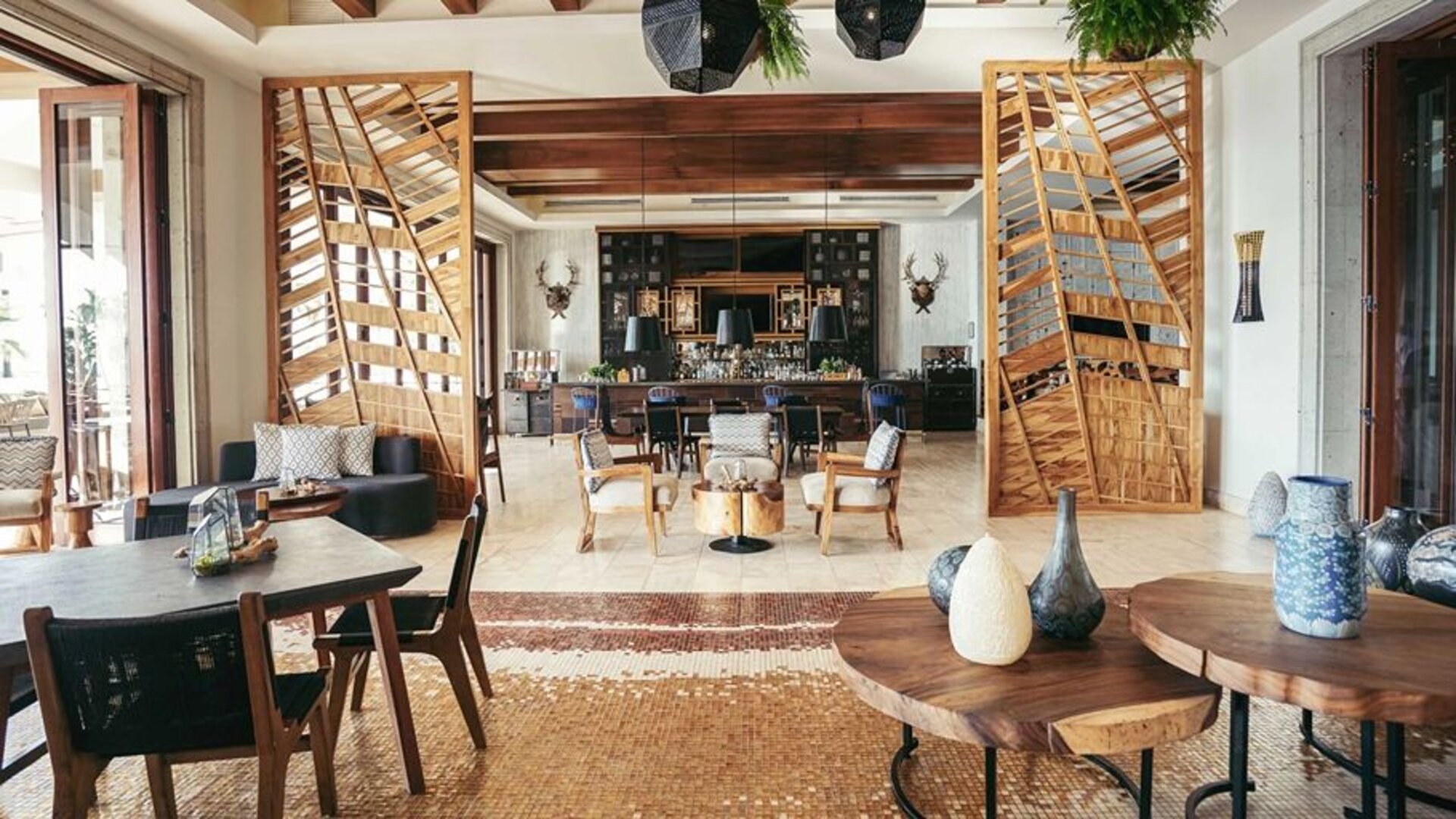 Dining area perfect for co-working at the Hilton Los Cabos Beach & Golf Resort.