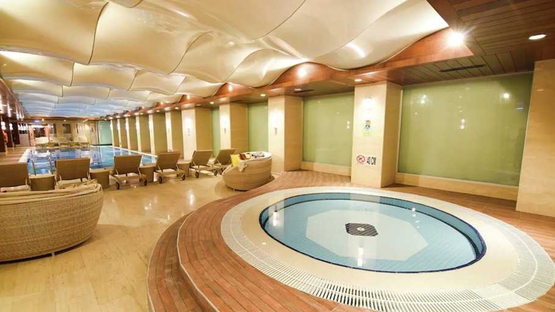 luxurious indoor pool and jacuzzi at DoubleTree by Hilton Istanbul Topkapi.