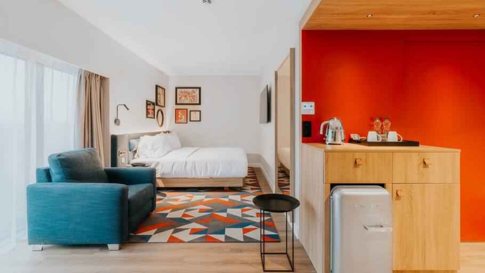 King suite with kitchenette at the Hampton by Hilton Warsaw Reduta.