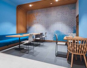 Hotel workspace at the Hampton by Hilton Warsaw Reduta.