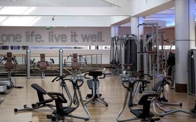 Fully equipped fitness center at the Hilton Warsaw City.