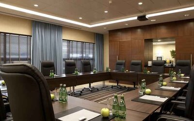 Meeting room with square table at the Hilton Warsaw City.