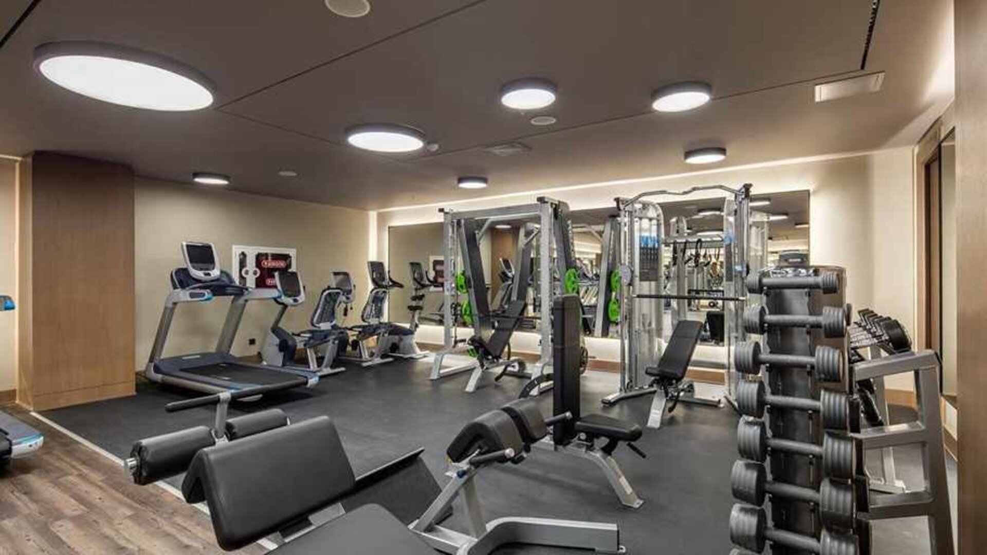 well equipped fitness center at Mersin HiltonSA.