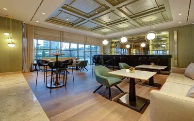 comfortable and spacious lobby and coworking space at Mersin HiltonSA.