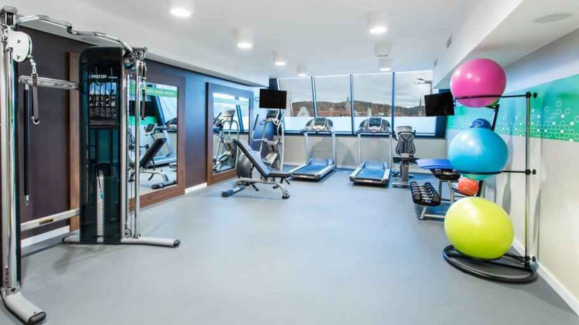 Fully equipped fitness center at the Hampton by Hilton Gdansk Oliwa.