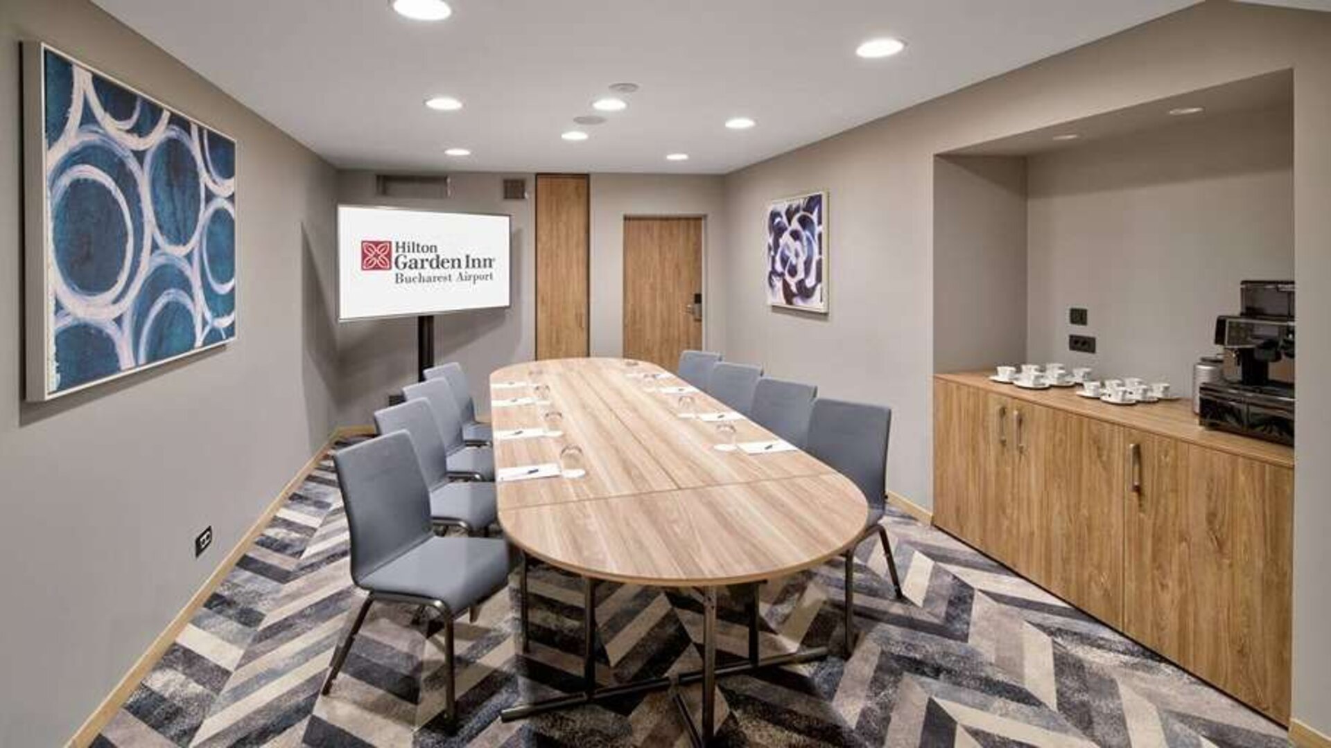 professional meeting room for all business meetings at Hilton Garden Inn Bucharest Airport.