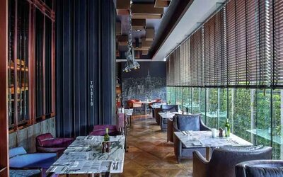 Seating area suitable for co-working at the Hilton Sukhumvit Bangkok.