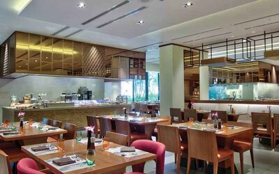 Dining area suitable for co-working at the Hilton Colombo Residence.