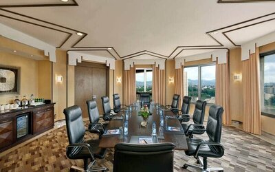 Meeting room at the Hilton Yaounde.