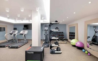 well equipped fitness center at Hilton Garden Inn Budapest City Centre.