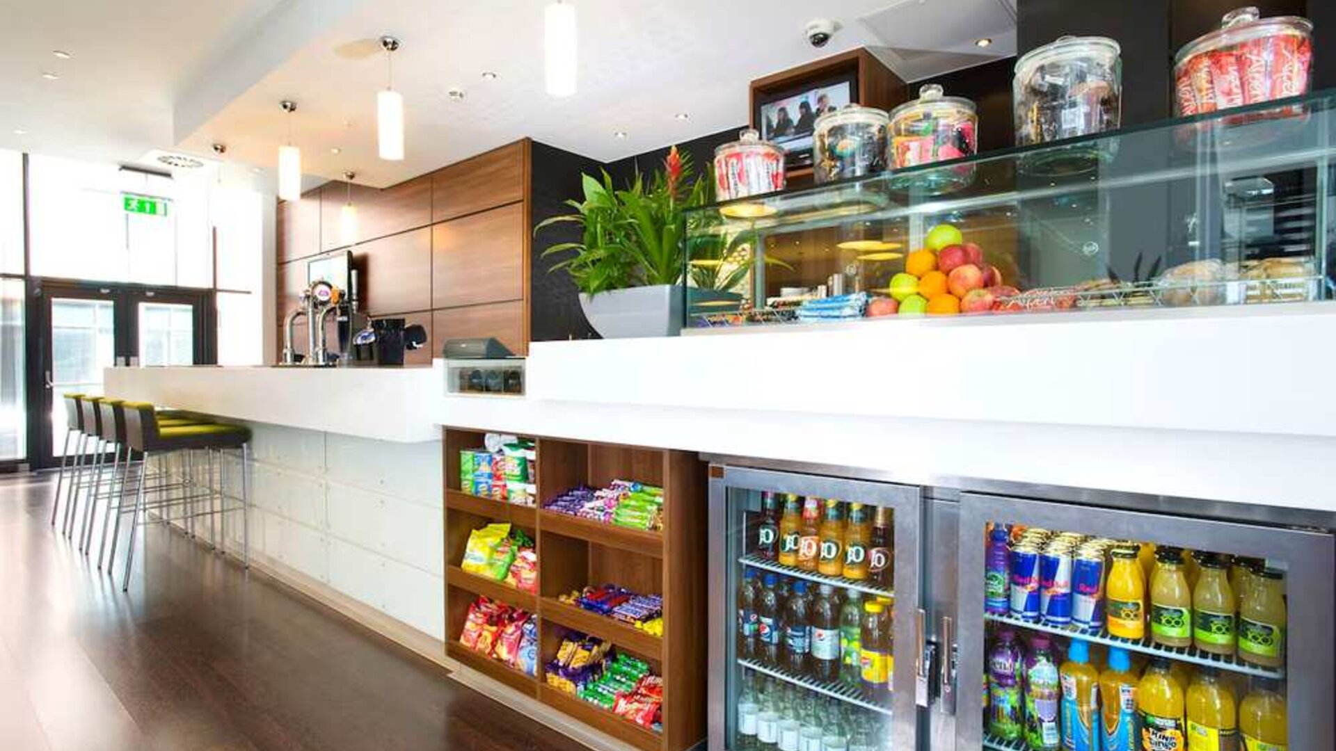 Snack bar and restaurant. 