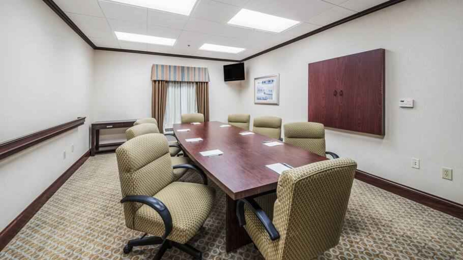 Meeting room at the Hampton Inn Greenfield.