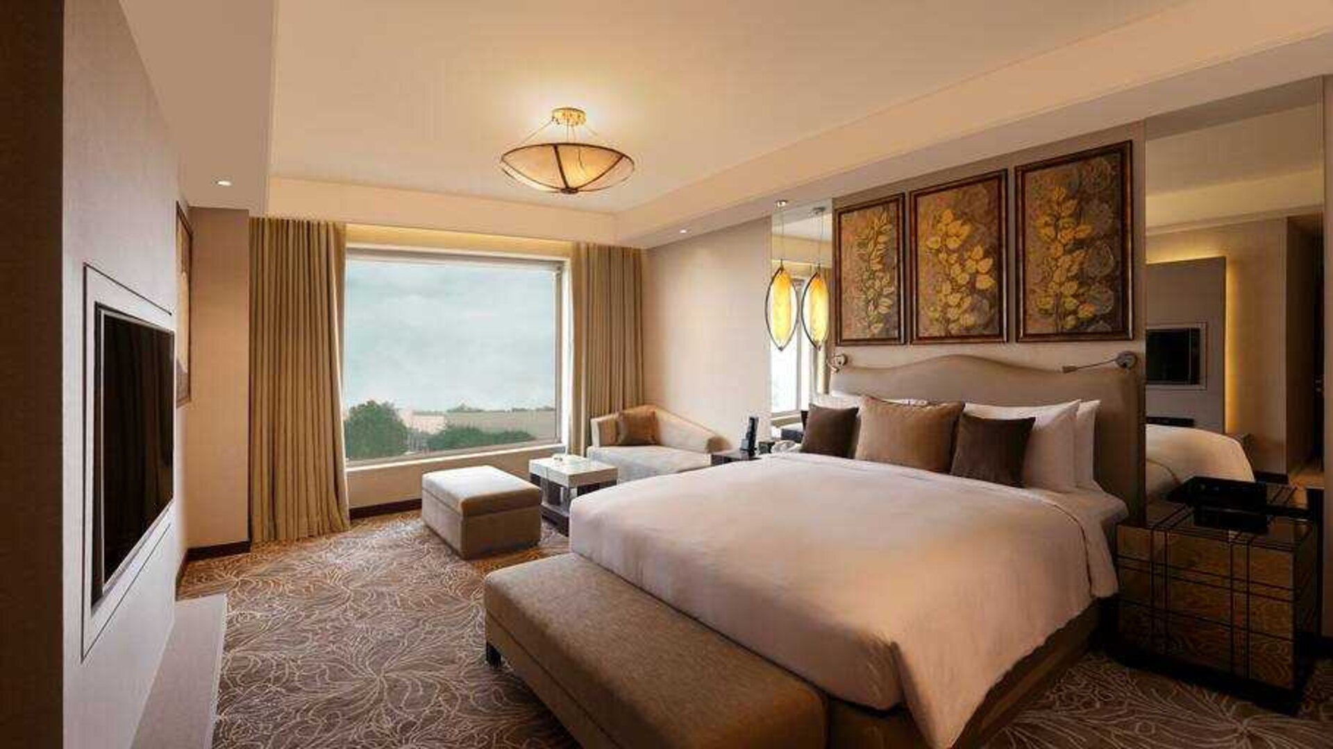 Large and comfortable presidential suite at the DoubleTree by Hilton Agra.