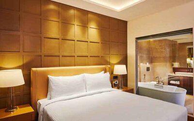 Hotel suite with jacuzzi at the Hilton Garden Inn Lucknow.