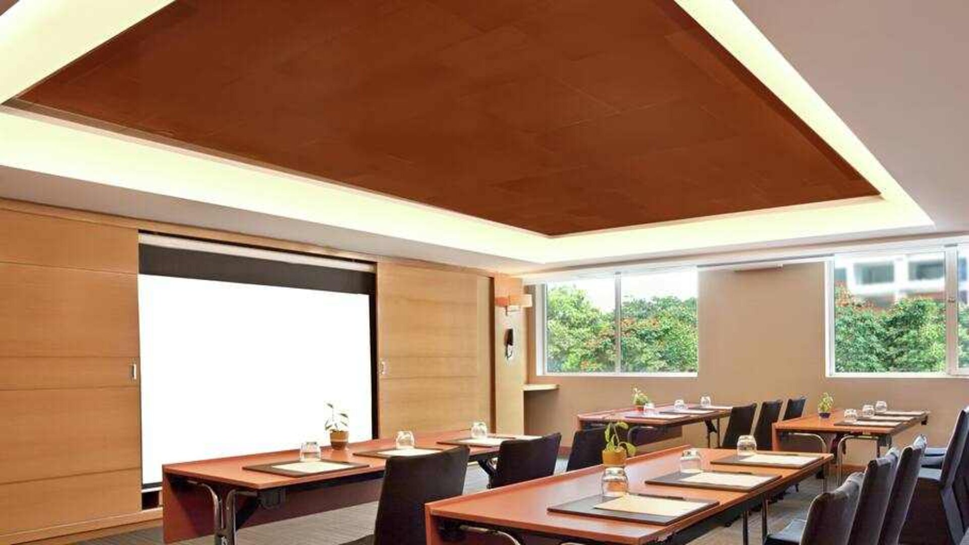 Meeting room at the DoubleTree Suites by Hilton Bangalore.