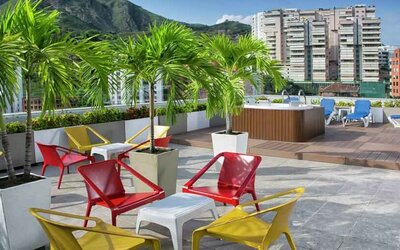 Outdoor patio perfect as workspace at the Hampton by Hilton Cali.