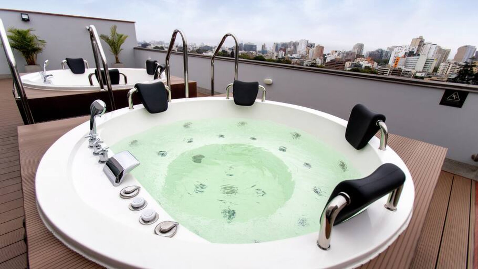 Meeting room at the Hampton by Hilton Antofagasta.