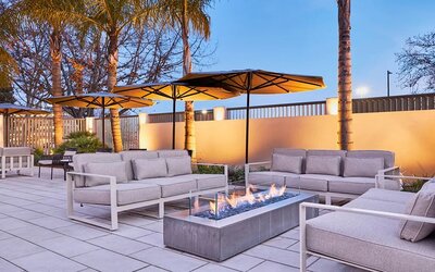 Outdoor patio perfect for co-working at the AC Hotel By Marriott Pleasanton.