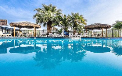Outdoor pool at Best Western McCarran Inn.