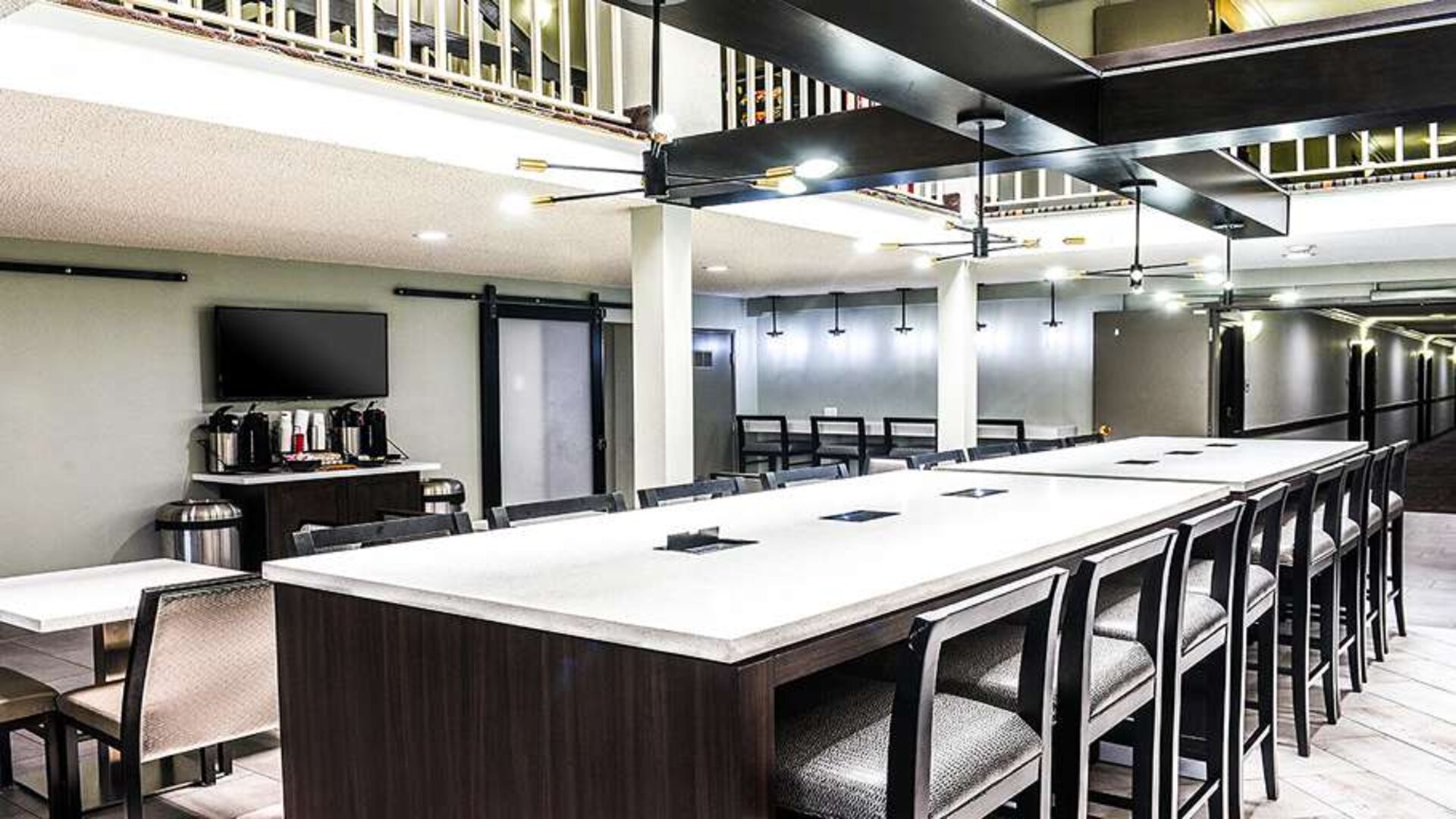 Dining area perfect as workspace at Best Western McCarran Inn.