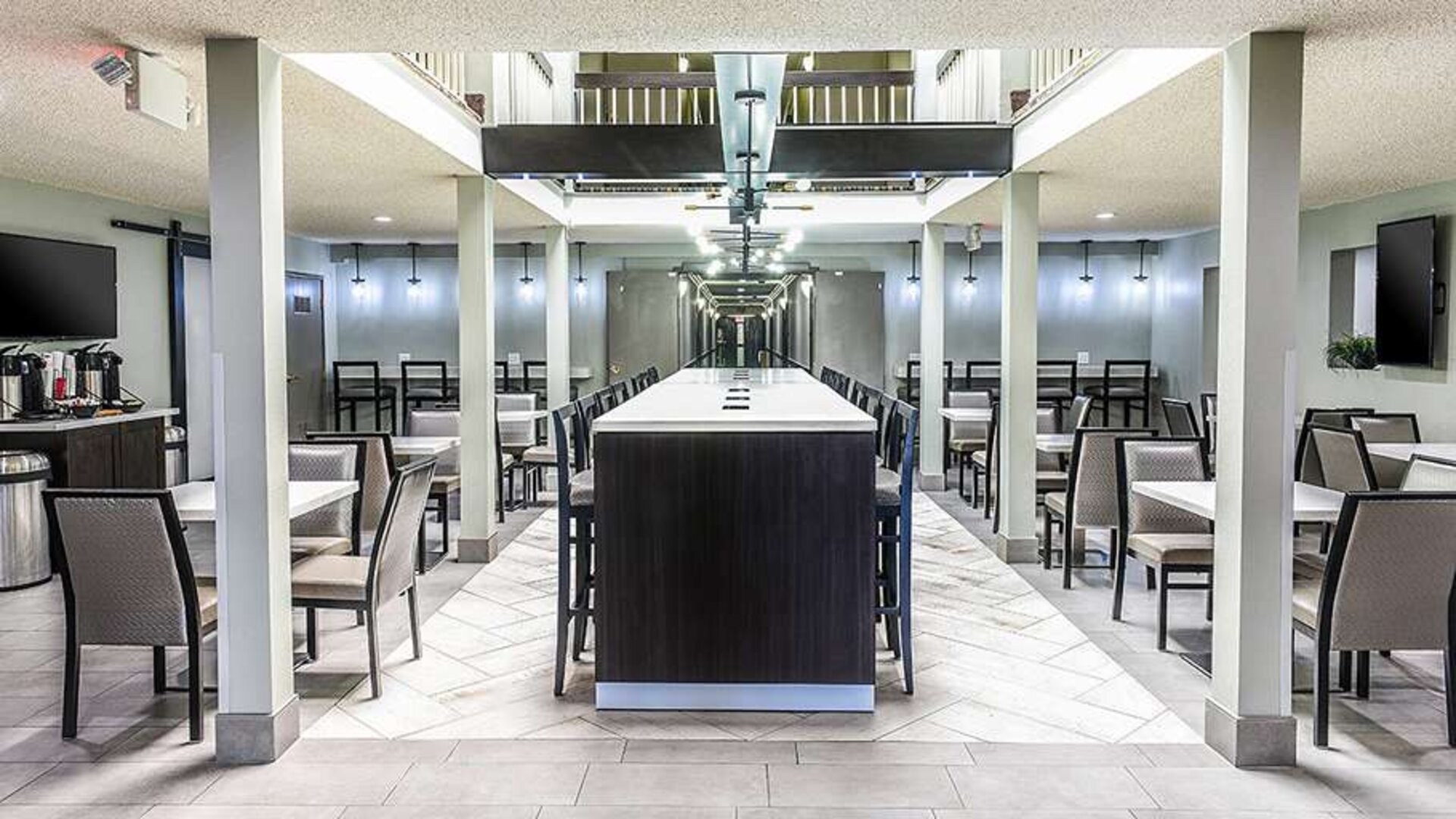 Seating area suitable for co-working at Best Western McCarran Inn.