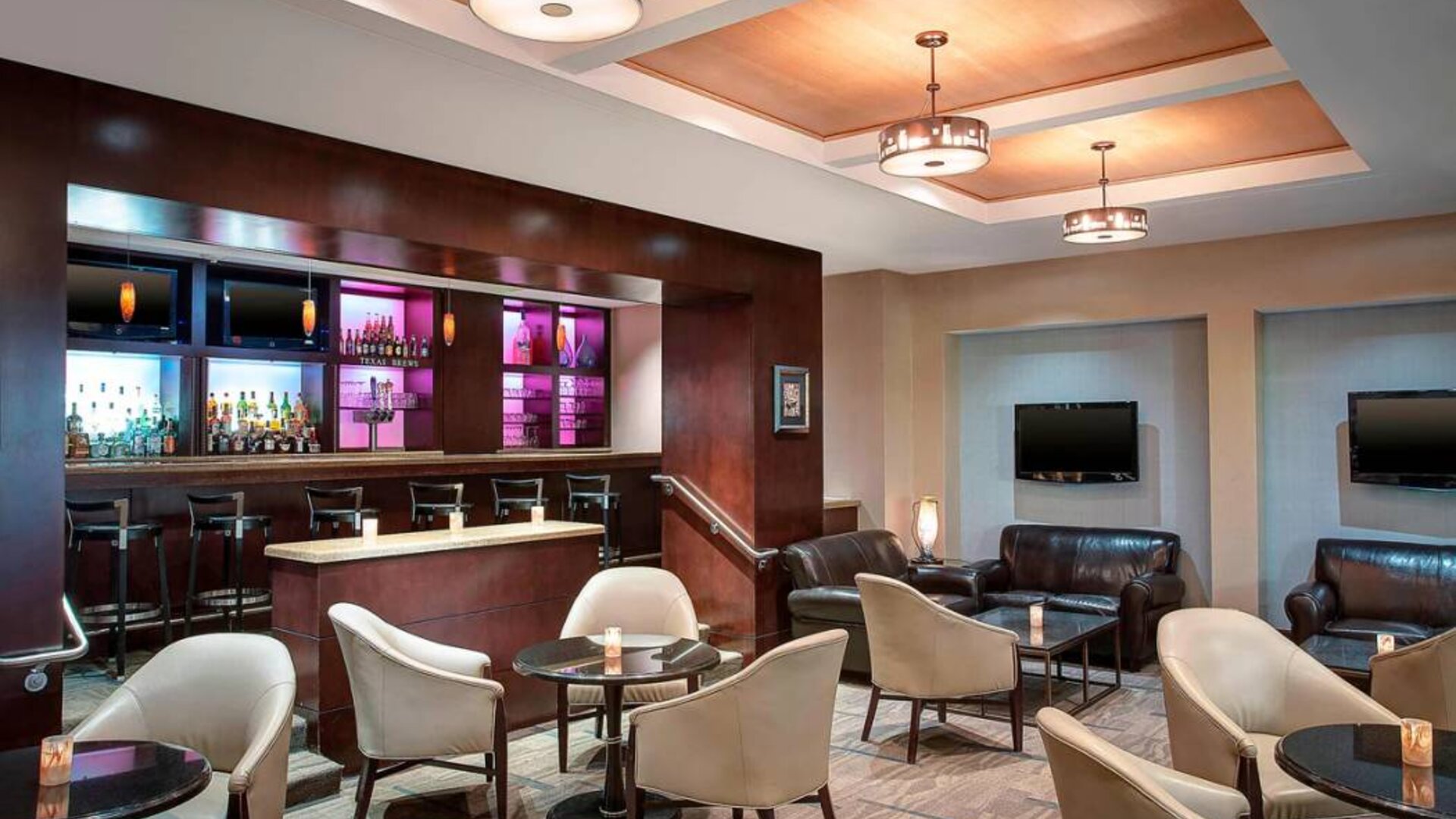 On-site dining is available at the hotel’s bar and restaurant.