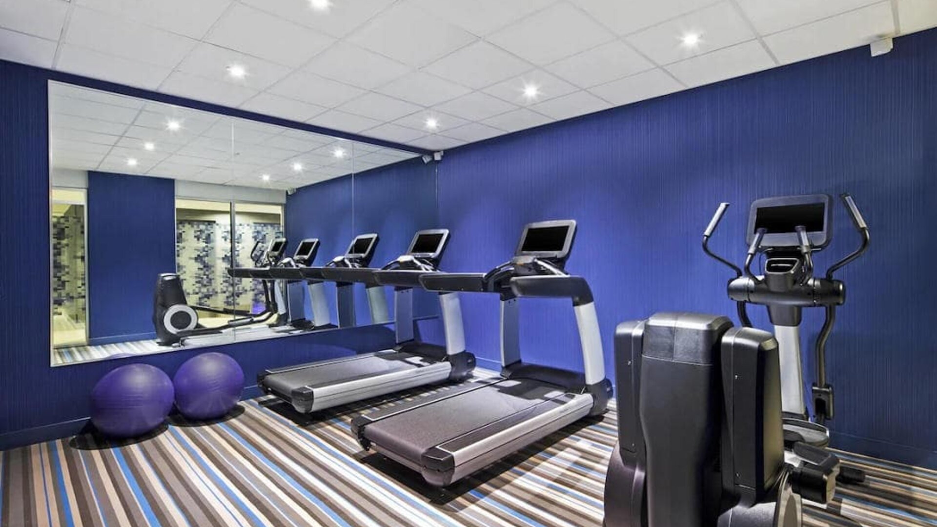 Equipped fitness center at Aloft Manhattan Downtown - Financial District.

