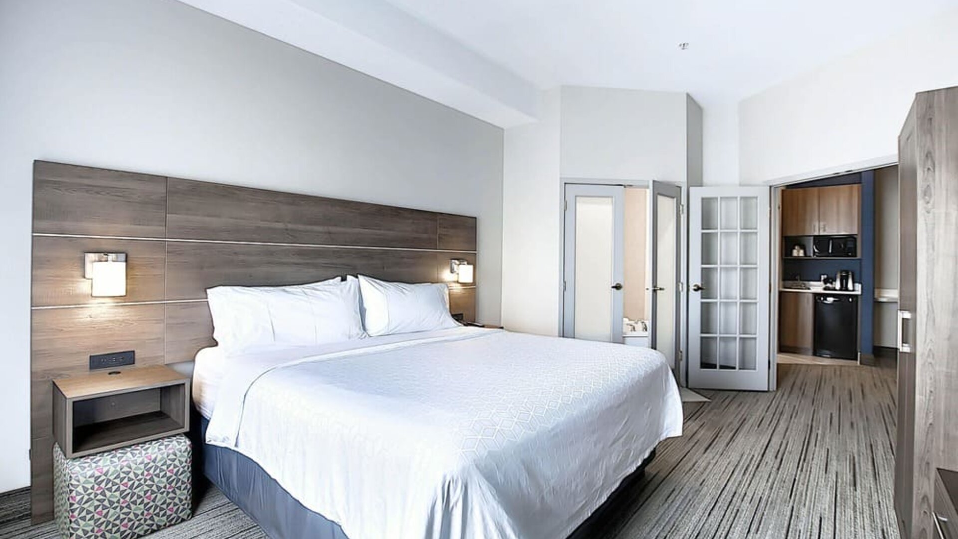 Comfortable delux king with private bathroom at Holiday Inn Express & Suites Airport-Calgary.