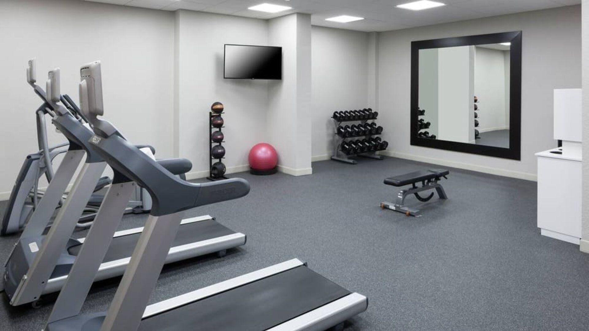 Equipped fitness center at Hilton Garden Inn Dallas/Allen.