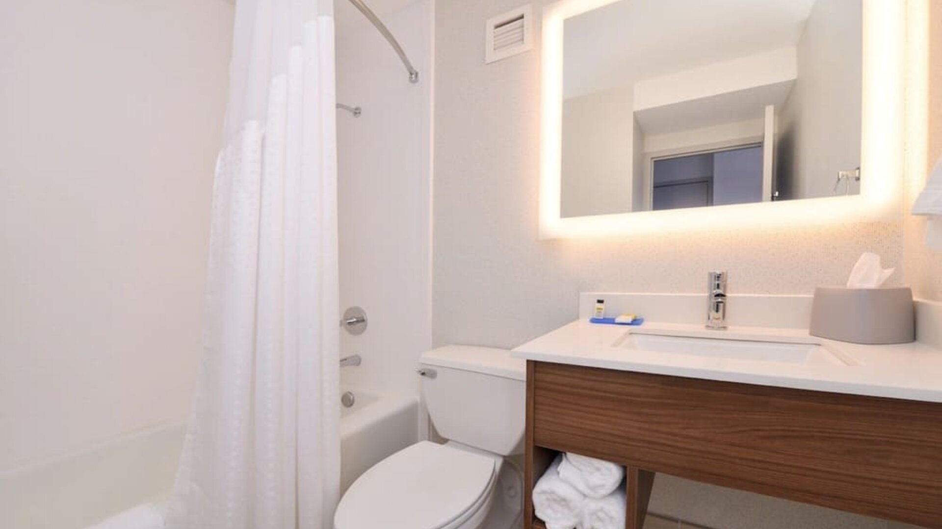 Private guest bathroom with shower at Holiday Inn Express Towson Baltimore N.