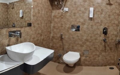 Hotel Mandakini Royale