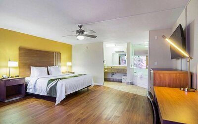 Quality Inn & Suites Hollywood Boulevard