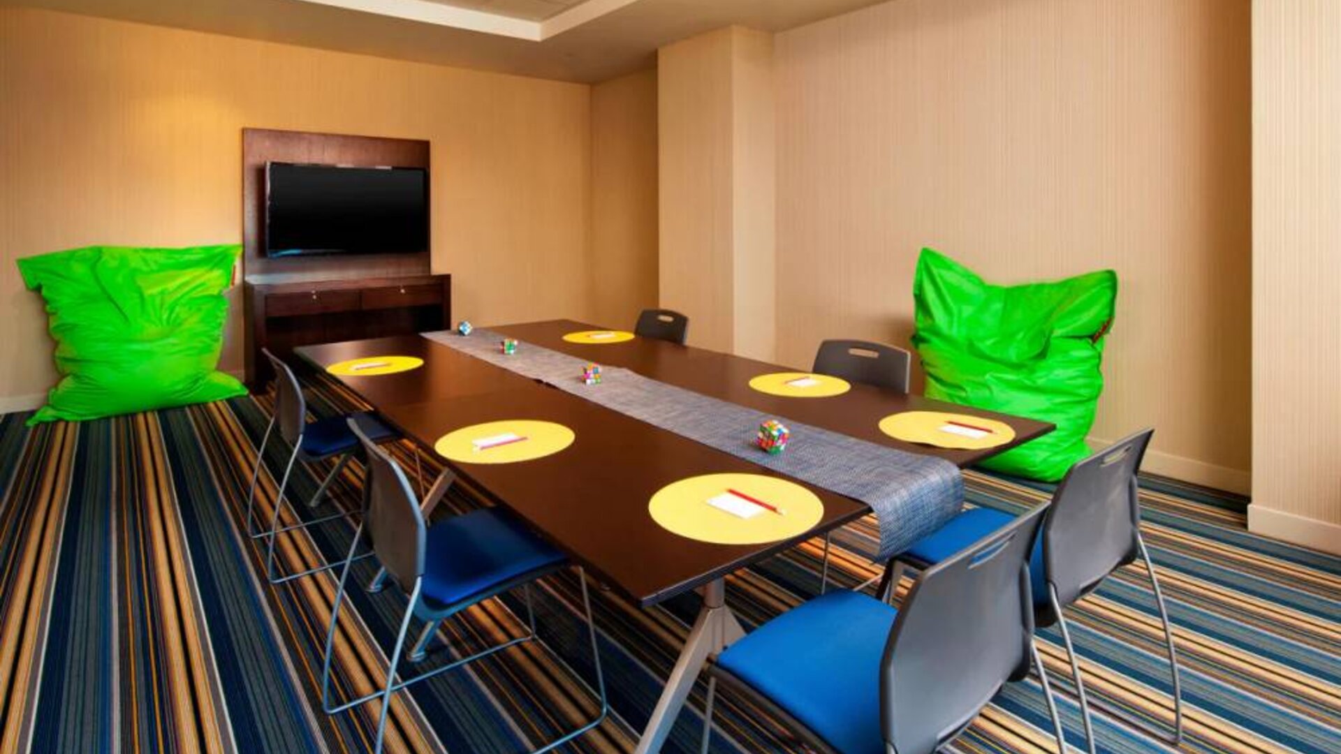 Meeting room at Aloft SFO.