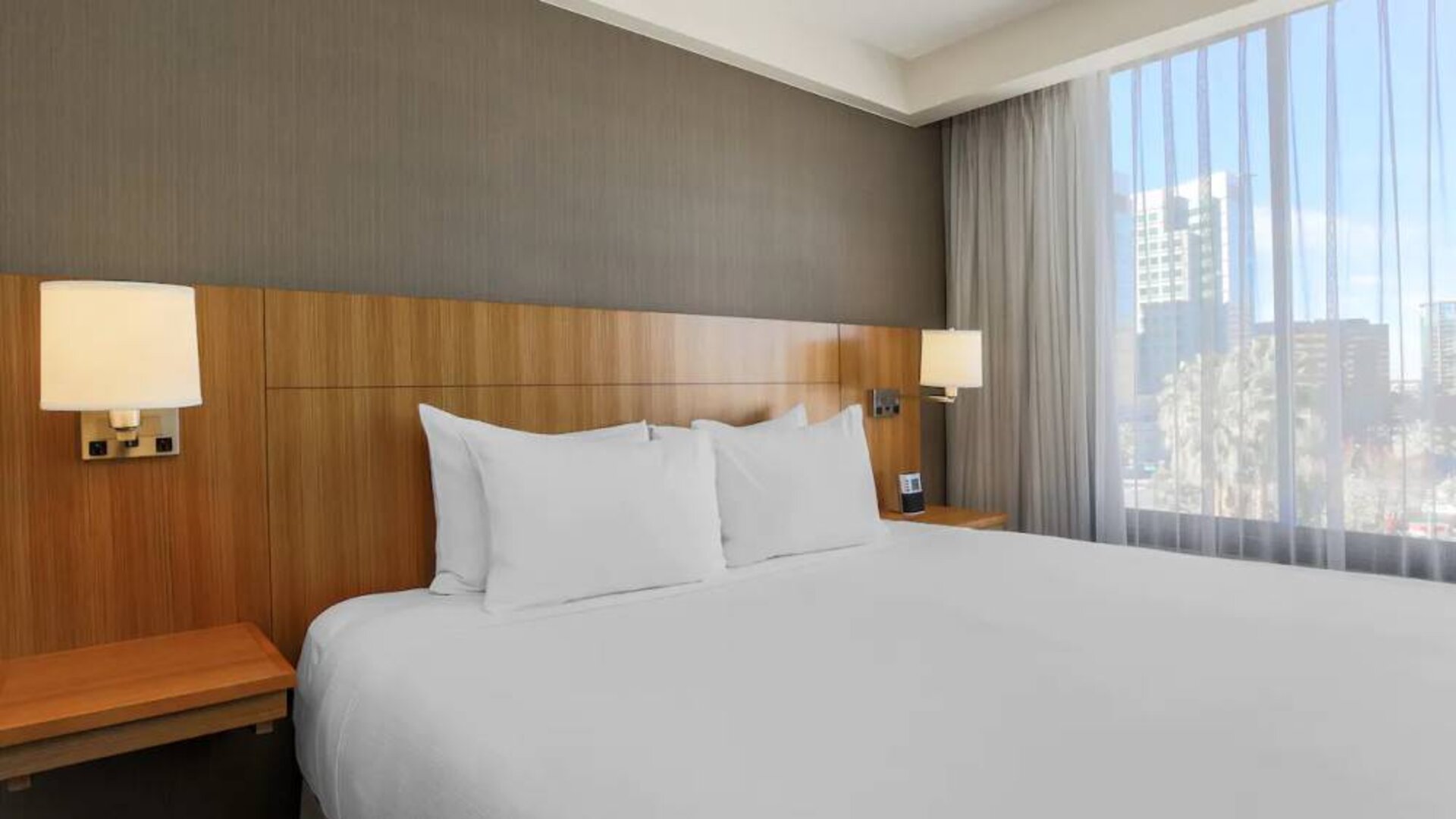 Day use room with natural light at Hyatt Place San Jose Downtown.