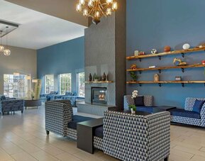 Lobby and coworking lounge at Best Western Plus Mountain View Auburn Inn.