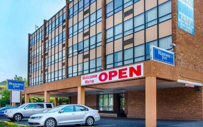 Hotel exterior at Rodeway Inn Meadowlands.