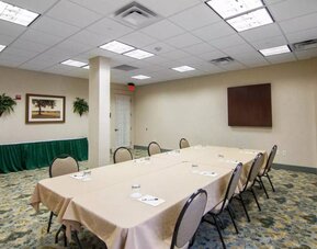 Meeting room at Liberty Hotel Cleburne, An Ascend Hotel Collection Member.
