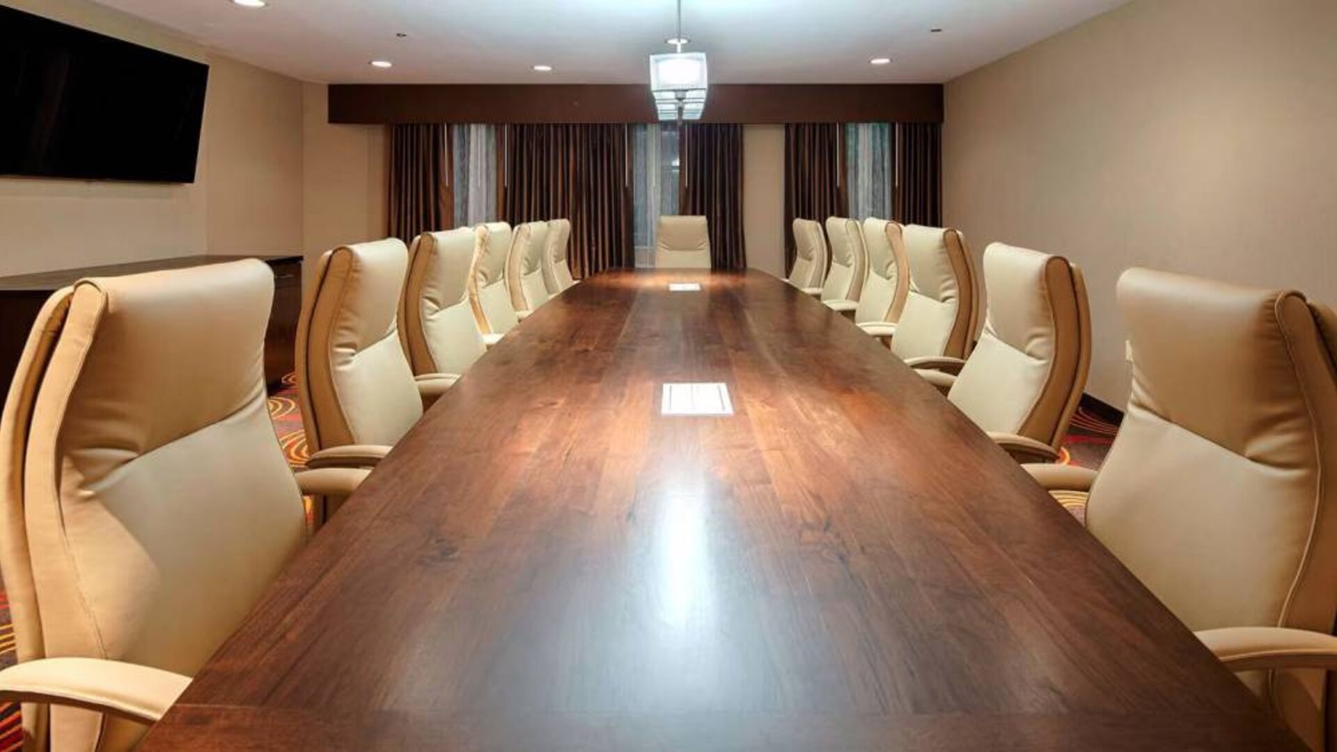 Professional meeting room at Best Western Plus BWI Airport Arundel Mills.
