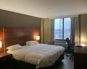 Day use room with work desk at Sky Hotel Flushing - Laguardia Airport.
