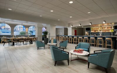 Comfortable lounge and coworking space at Hotel Caza.